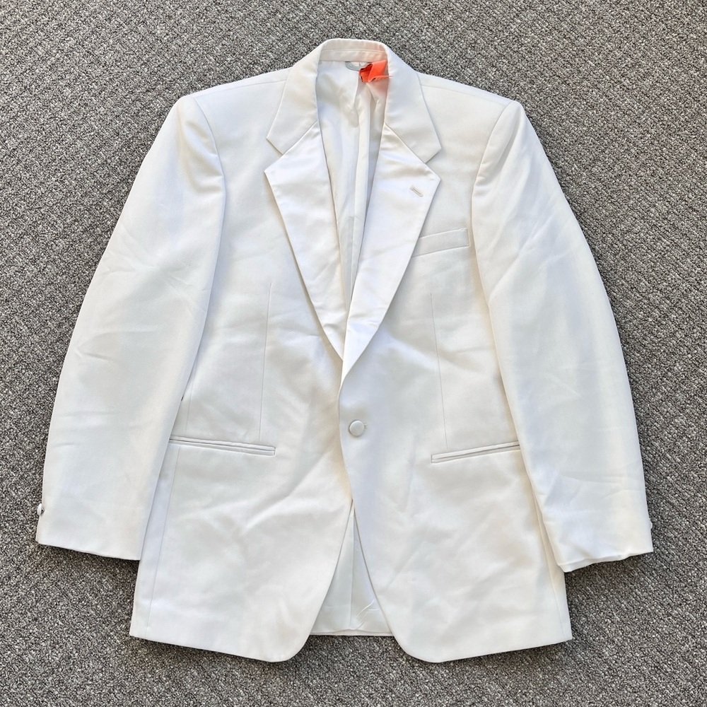 Men’s White Tuxedo Top